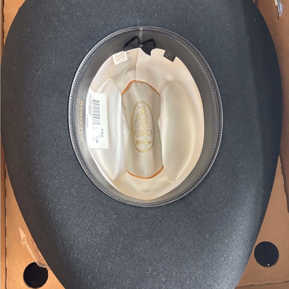 Sleek Black Western Hat - Picture 4 of 10